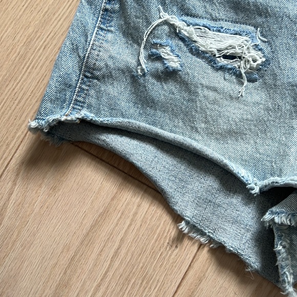 GAP Distressed Denim Cheeky Jean Short - Picture 5 of 5